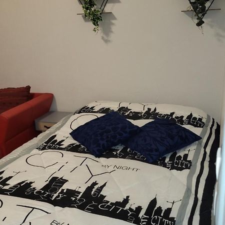 Appartement Jolie Vue Wifi เบอซองซง ภายนอก รูปภาพ