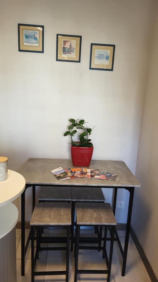 Appartement Jolie Vue Wifi เบอซองซง ภายนอก รูปภาพ